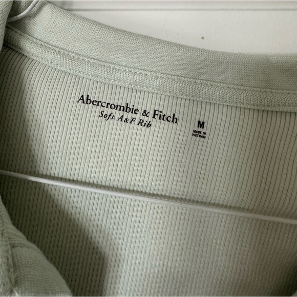 Abercrombie Long Sleeve Ribbed Polo Top - Picture 3 of 3